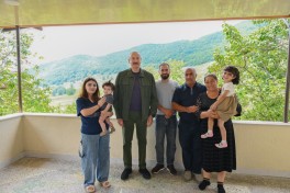 Prezident İlham Əliyev Şuşanın Kiçik Qaladərəsi kəndində görülən işlərlə tanış olub və kəndə qayıdan sakinlərlə görüşüb - FOTO 