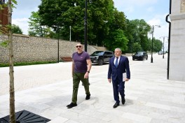 Prezident Şuşanın Qarabağ küçəsində həyata keçirilmiş işlərlə tanış olub
