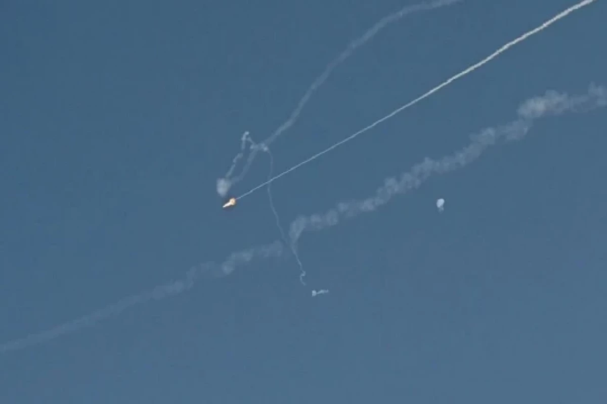 Bəhreyn İranın raket və pilotsuz aparat hücumlarının qarşısının alındığını açıqlayıb
