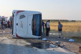 Hacıqabulda sərnişin avtobusu aşıb, çoxsaylı xəsarət alan var - FOTO 