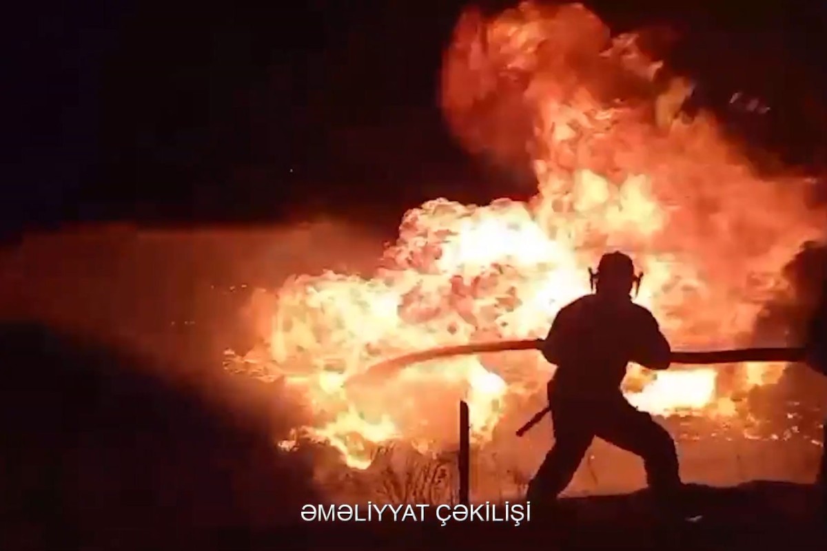 Bakı–Quba yolunda yanacaq maşını aşıb, yanğın olub - <span class="red_color">VİDEO