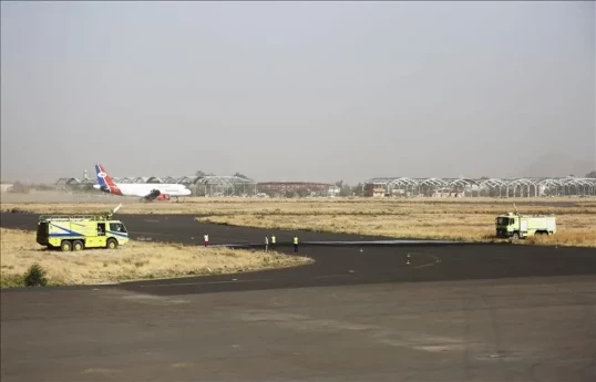 Yəmən ordusu İran təyyarəsinin enişini dayandırmaq üçün Səna aeroportunun uçuş-enmə zolağını vurub - YENİLƏNİB 
