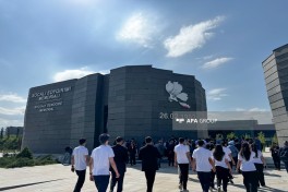 IV Şuşa Qlobal Media Forumunun iştirakçıları Xocalı Soyqırımı Memorialını ziyarət edib - FOTO 
