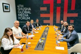 Hikmət Hacıyev IV Şuşa Qlobal Media Forumunda Suriya, Qazaxıstan və Özbəkistan nümayəndələri ilə görüşüb