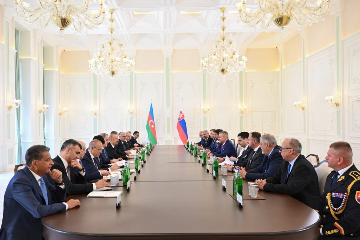 Prezident İlham Əliyevin Şuşada Slovakiya Prezidenti ilə geniş tərkibdə görüşü olub - <span class="red_color">FOTO