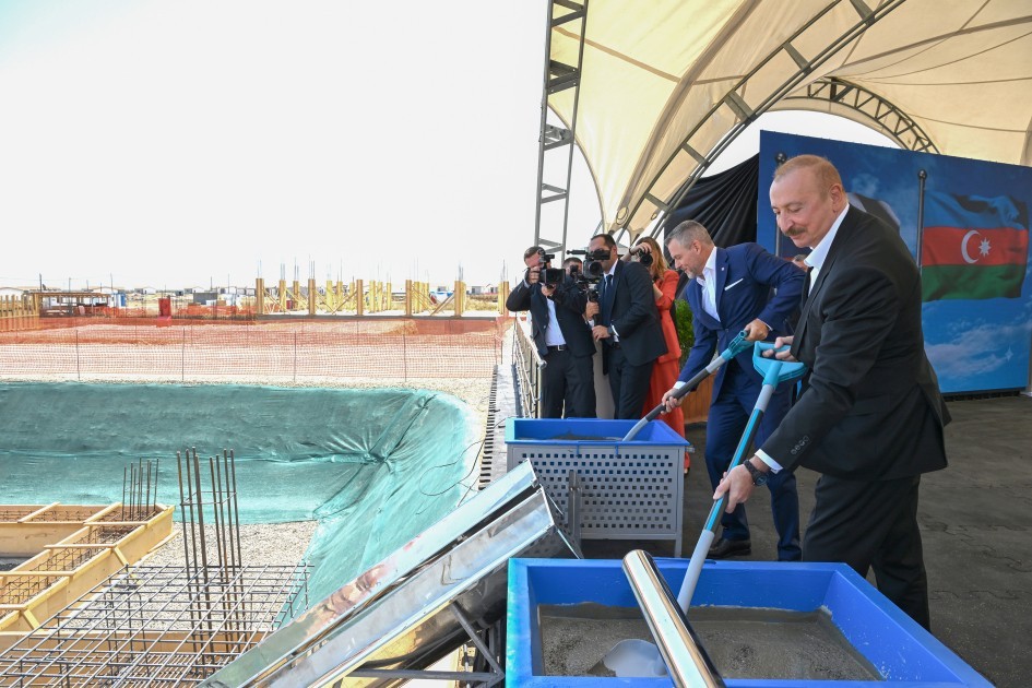 Azərbaycan və Slovakiya prezidentləri Ağdamın Baş Qərvənd kəndində görülən işlərlə tanış olublar, məktəb binasının təməli qoyulub