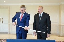 Prezident İlham Əliyevin Şuşada Slovakiya Prezidenti ilə geniş tərkibdə görüşü olub - FOTO - YENİLƏNİB