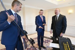 Prezident İlham Əliyevin Şuşada Slovakiya Prezidenti ilə geniş tərkibdə görüşü olub - FOTO - YENİLƏNİB