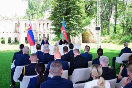 Azərbaycan və Slovakiya prezidentləri Şuşada mətbuata bəyanatlarla çıxış ediblər - VİDEO   - FOTO - YENİLƏNİB 