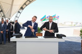 Azərbaycan və Slovakiya prezidentləri Ağdamın Baş Qərvənd kəndində görülən işlərlə tanış olublar, məktəbin təməli qoyulub - FOTO 