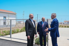 Azərbaycan və Slovakiya prezidentləri Ağdamın Baş Qərvənd kəndində görülən işlərlə tanış olublar, məktəbin təməli qoyulub - FOTO 