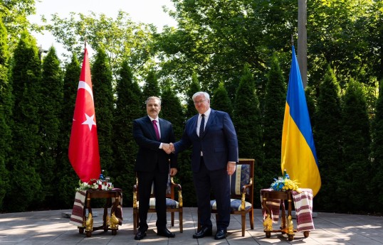 Türkiyənin xarici işlər naziri Hakan Fidan, Ukraynanın xarici işlər naziri Andrey Sibiqa