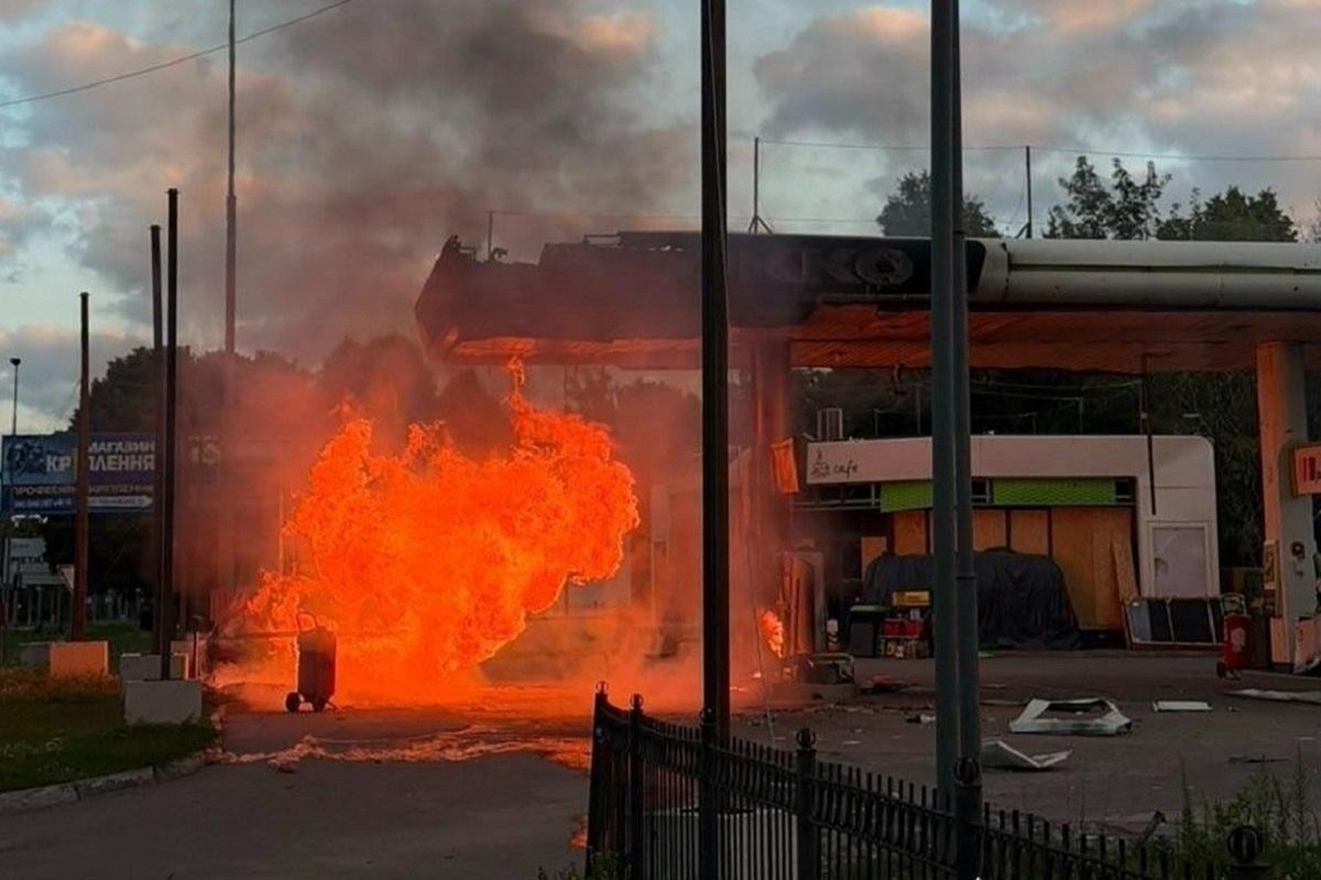Russian forces bomb Sumy, 15 injured