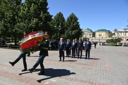Ceyhun Bayramov Moskvada "Naməlum əsgər" məzarını ziyarət edib - FOTO 