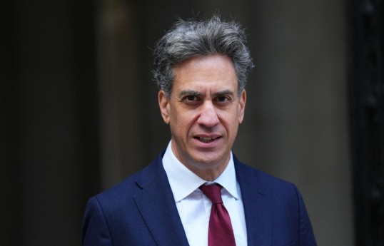 Leyboristlərin keçmiş lideri Ed Miliband xarici işlər naziri təyin edilib