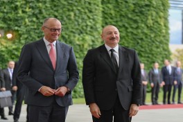 ​​​​​​​Azərbaycan Prezidentinin Berlində rəsmi qarşılanma mərasimi keçirilib