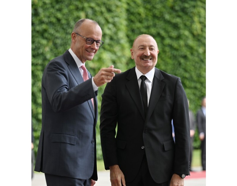 ​​​​​​​Azərbaycan Prezidentinin Berlində rəsmi qarşılanma mərasimi keçirilib