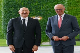 ​​​​​​​Azərbaycan Prezidentinin Berlində rəsmi qarşılanma mərasimi keçirilib
