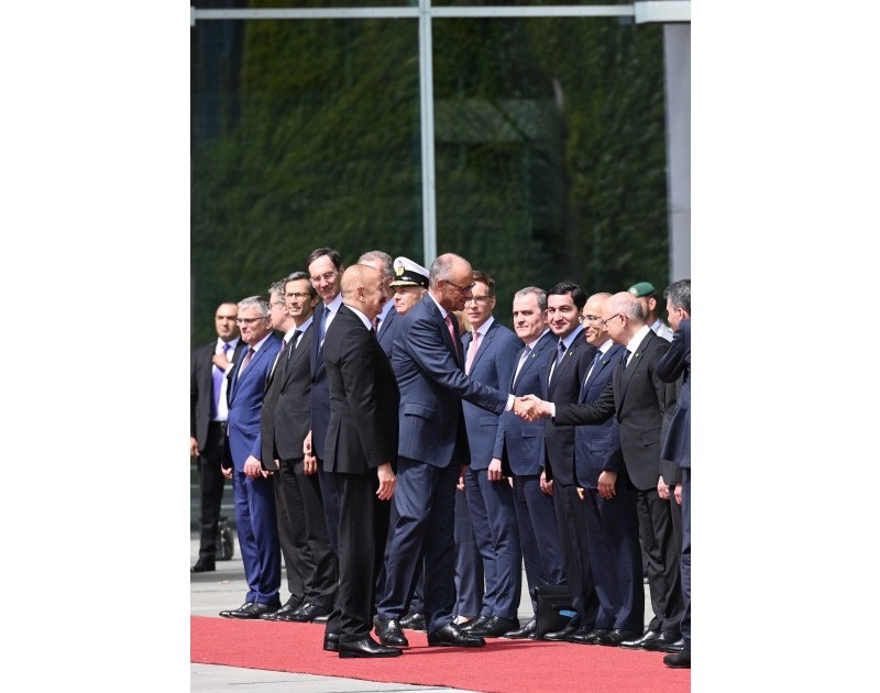 ​​​​​​​Azərbaycan Prezidentinin Berlində rəsmi qarşılanma mərasimi keçirilib