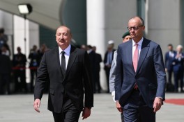 ​​​​​​​Azərbaycan Prezidentinin Berlində rəsmi qarşılanma mərasimi keçirilib