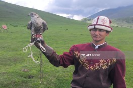 Azərbaycanlı jurnalistlər Qırğızıstanda köçəri mədəniyyəti və Dünya Köçəri Oyunlarına hazırlıqla tanış olublar - FOTO 