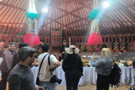 Azərbaycanlı jurnalistlər Qırğızıstanda köçəri mədəniyyəti və Dünya Köçəri Oyunlarına hazırlıqla tanış olublar - FOTO 