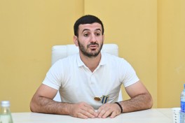 Elm və təhsil naziri Saatlıda vətəndaşları qəbul edib