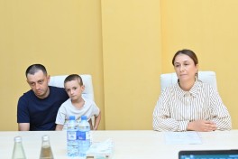Elm və təhsil naziri Saatlıda vətəndaşları qəbul edib