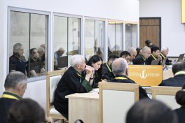 Arayik Harutyunyan və digərlərinin şikayəti üzrə apellyasiya məhkəməsi prokurorların çıxışı ilə davam etdirilib