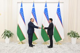 Rəşad Məmmədov etimadnaməsinin surətini Özbəkistan xarici işlər nazirinə təqdim edib