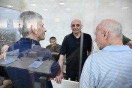 Arayik Harutyunyan və digərlərinin apellyasiya məhkəməsi prokurorların çıxışları ilə davam etdirilib
