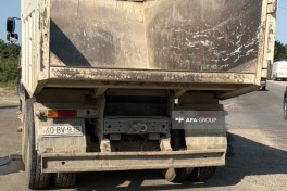 Qubada "Mersedes" "KamAZ"la toqquşub, xəsarət alan var