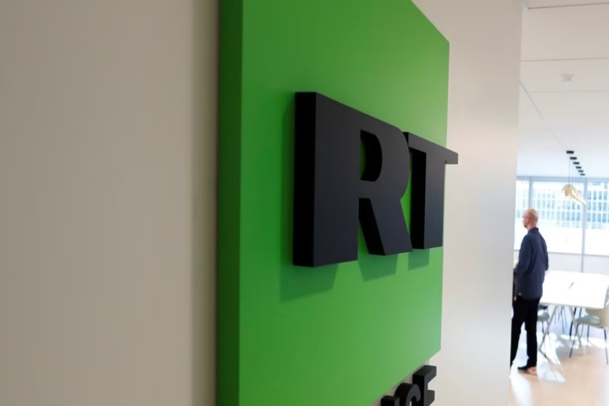 Fransa “RT France”ın keçmiş rəhbərini ölkədən çıxarmaq qərarı verib