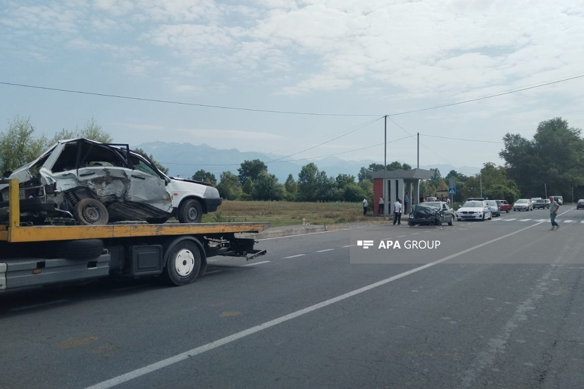 Oğuzda iki avtomobil toqquşub, ölən və xəsarət alan var - FOTO 