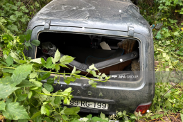 Göygöldə piyadanı vuran avtomobil dərəyə aşıb, xəsarət alanlar var - FOTO 