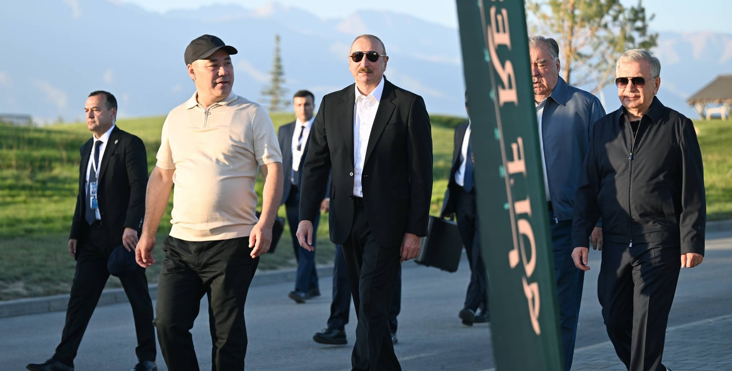 Prezident İlham Əliyev Çolpon-Ata şəhərində Qolf Klubun açılışında iştirak edib