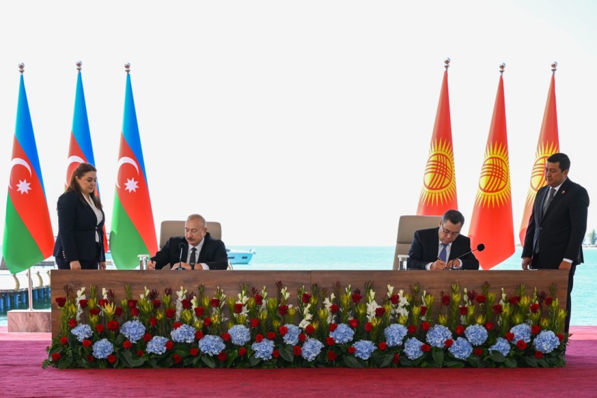 Azərbaycan və Qırğızıstan arasında sənədlərin mübadiləsi olub - YENİLƏNİB  - FOTO 