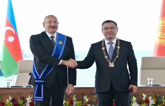 Qırğızıstan Prezidenti Heydər Əliyev ordeni ilə təltif edilib - FOTO 