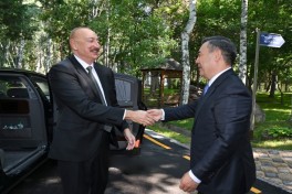 Prezident İlham Əliyevin Çolpon-Ata şəhərində rəsmi qarşılanma mərasimi olub - FOTO 