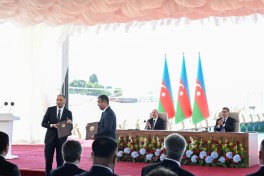 Azərbaycan və Qırğızıstan arasında sənədlərin mübadiləsi olub - YENİLƏNİB  - FOTO 