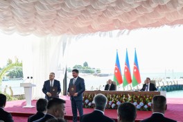 Azərbaycan və Qırğızıstan arasında sənədlərin mübadiləsi olub - YENİLƏNİB  - FOTO 