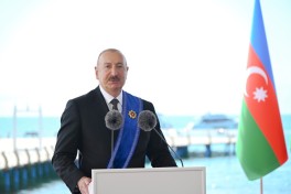 Qırğızıstan Prezidenti Heydər Əliyev ordeni ilə təltif edilib - FOTO 
