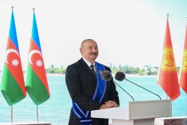Azərbaycan və Qırğızıstan prezidentləri mətbuata bəyanatlarla çıxış edirlər - FOTO 