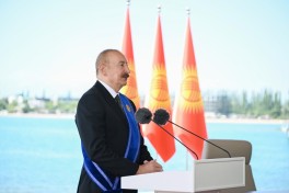 Azərbaycan və Qırğızıstan prezidentləri mətbuata bəyanatlarla çıxış edirlər - FOTO 