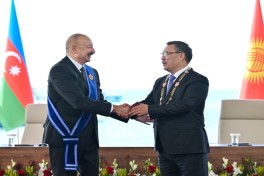 Azərbaycan və Qırğızıstan prezidentlərinin təltifolunma mərasimi keçirilib - FOTO 