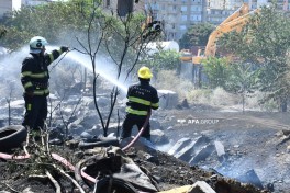 Bakıda təkər tullantıları yığılmış sahədə yanğın söndürülüb- FOTO - VİDEO