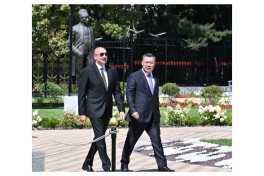 Çolpon-Ata şəhərində Prezident İlham Əliyevin və birinci xanım Mehriban Əliyevanın şərəfinə dövlət ziyafəti verilib - FOTO 