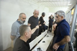 Arayik Harutyunyan və digərlərinin şikayətləri üzrə apellyasiya məhkəməsində hakimlər kollegiyası müşavirəyə gedib