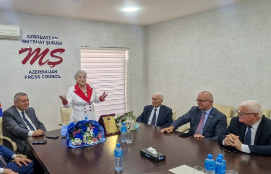 MŞ-da Əməkdar jurnalist Əminə Yusifqızının yubileyinə həsr olunmuş toplantı keçirilib - FOTO 