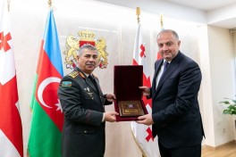 Azərbaycan və Gürcüstanın müdafiə nazirləri görüşüblər